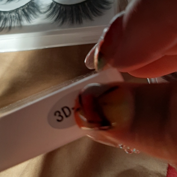 3 D Mink - Picture 3 of 3